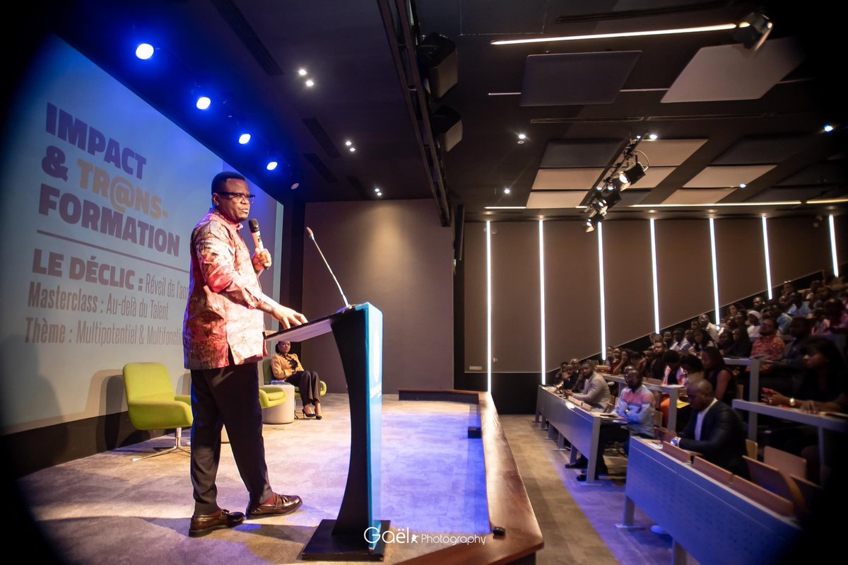 Le savoir est le seul capital que vous ne perdez pas après l'avoir partager. 
Déconsteuire- informer- former - transformer