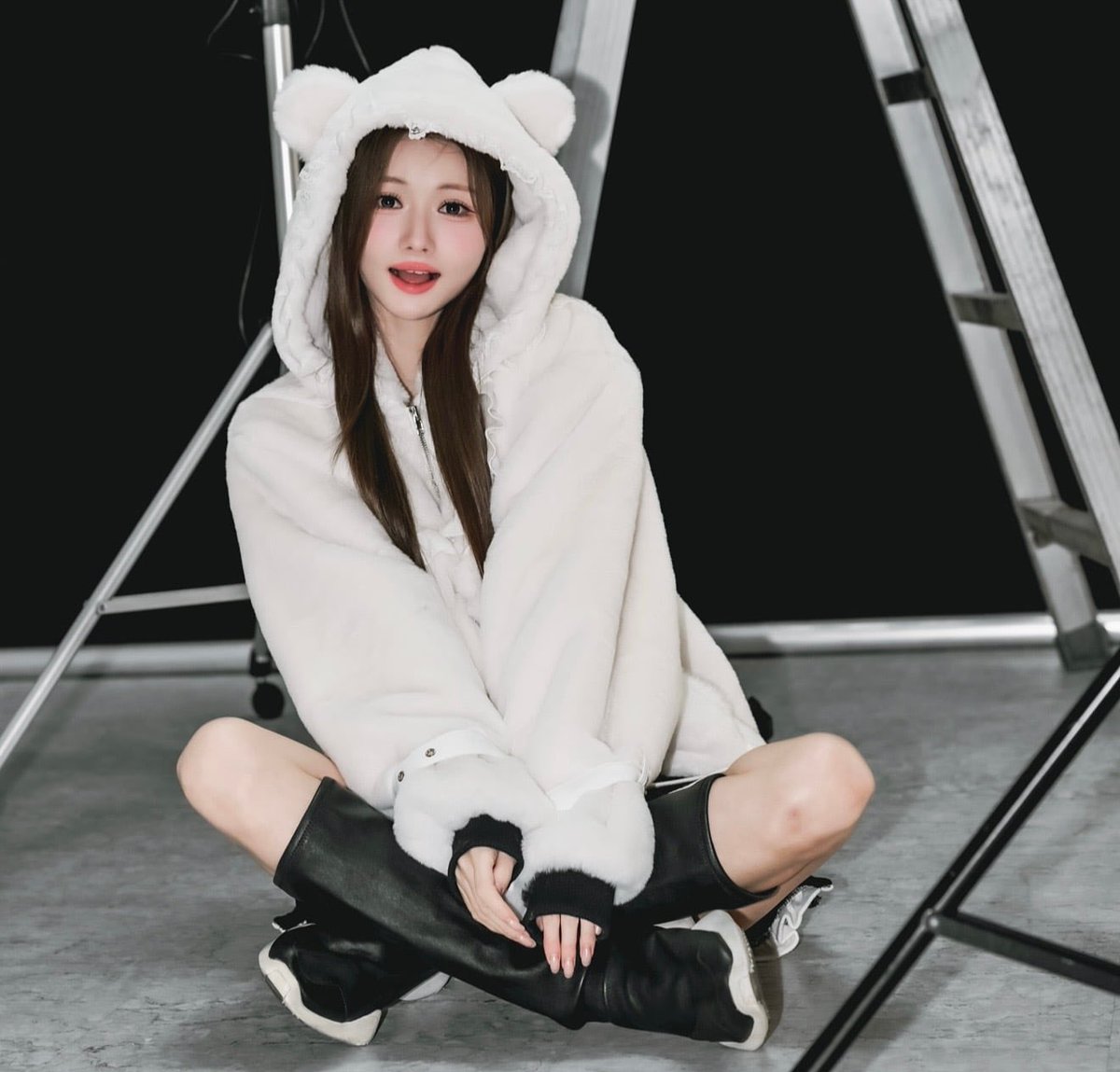 2026 KRY WINTER COLLECTION】 クマ耳フリルファーアウター「YUUMAL