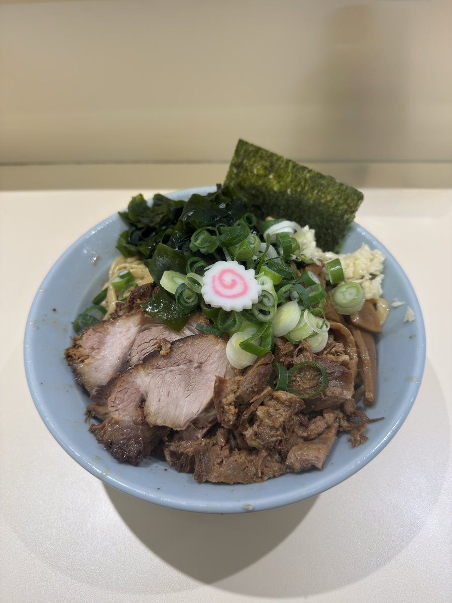 二丁目ラーメン様
まぜそば

運良く並びなし
食べたかったまぜそば！
美味しいのはもちろんだけどそれを超えてくる美味さ🤦‍♂️
400一瞬でなくなる
こってりも食べてみたいー
ご馳走様でした🙏
