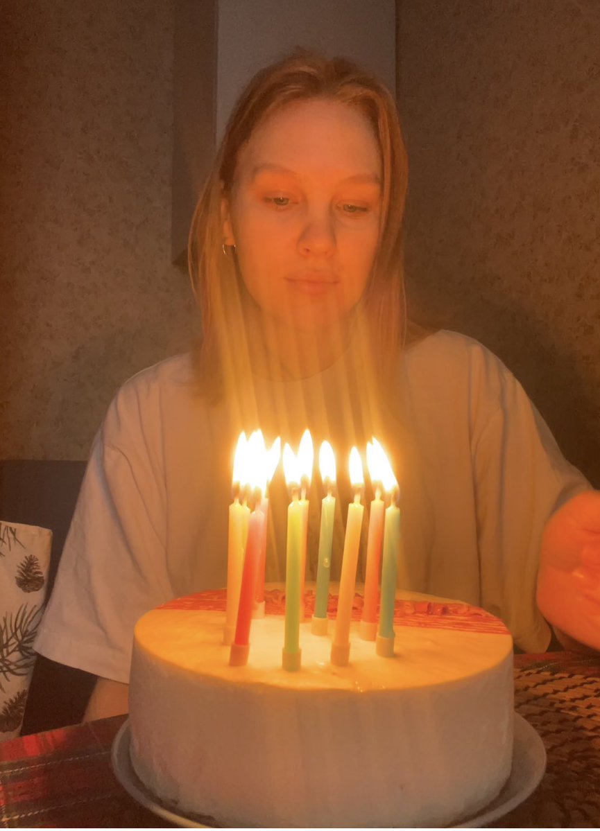 без понятия многого ли я достигла или нет к своему возрасту, но просто говорю спасибо за всё хорошее что со мной происходит💖✨