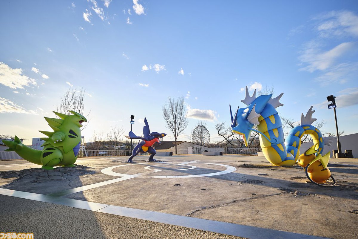 famitsu's tweet image. ＼等身大ポケモンが　目の前に　現れた！／

『ポケパーク カントー』史上最高のポケモンの世界に飛び込む体験！
famitsu.com/article/202601…

内覧会リポートを写真盛りだくさんでお届け。大きなポケモンを見上げたりと、想像以上にリアルな姿に感動。ポケモンセンターのお手伝いなどポケモンの世界へ！