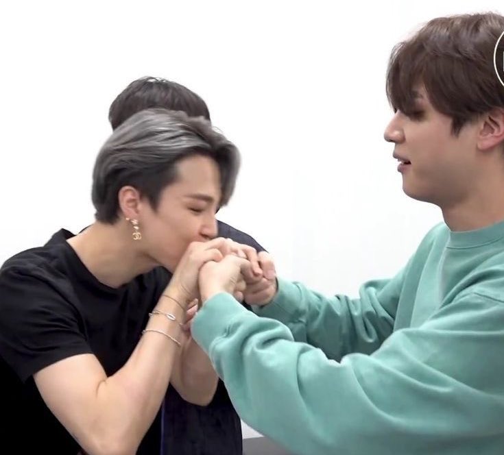 jiminmugged's tweet photo. his seokjin hyung https://t.co/uL6aL4nKhY