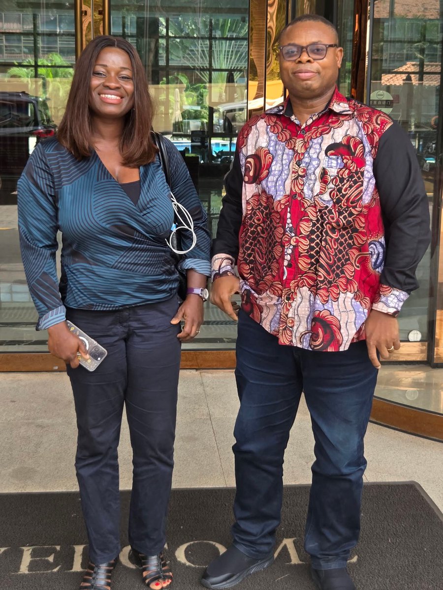 lordcudjoe's tweet image. And oh last Thursday, Neurologist Dr. Vida Obese flew in from her base to discuss how we can bring more attention to chronic diseases. Obese does a lot for Parkinsons patients in Ghana with limited funds.  And she tells me a day after declaring my parkinsons diagnosis, 12…