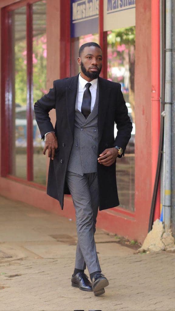 zoomafrika1's tweet image. The fake Kenyan lawyer, Brian, who won 26 cases before he was arrested. After he was arrested and presented to court, he represented himself and won the case. He is now a free man.