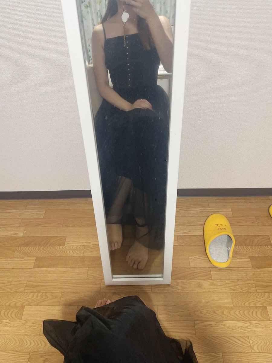 今年の初herliptoはIsadora Tulle Cami Dressのブラック、Sサイズ🖤⋆͛