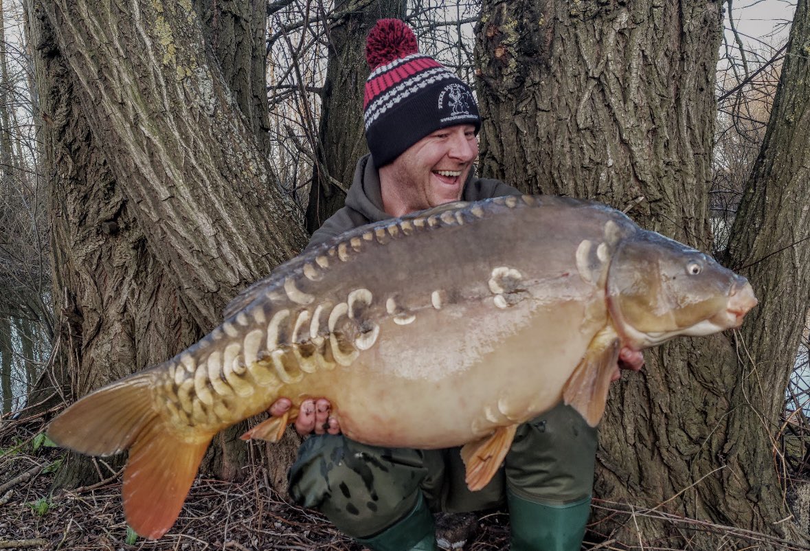 MarcTwaite's tweet photo. First session of 26 was fun!! 🐿️
Sweet Candy Range Doing it
@PukkaSquirrelB
#SmurfyVibes
#WinterCarp https://t.co/Tx54AQvN37