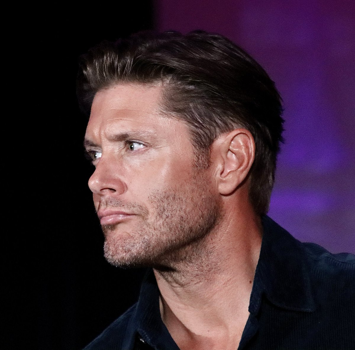 Julie_Fleming's tweet photo. As someone said yesterday, “that jaw could cut glass”.
#SPNFamily #SPNVan https://t.co/xOIShBHw5y