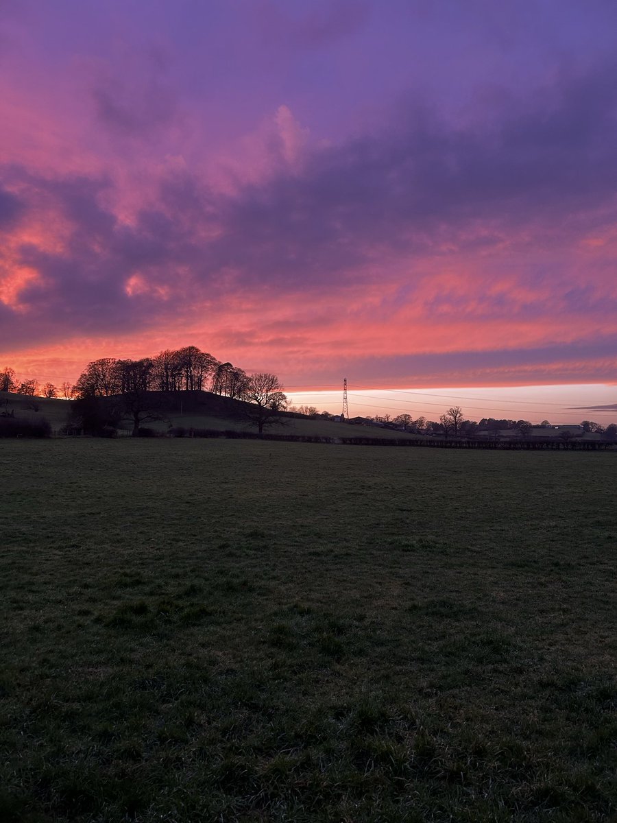 Red sky in the morning, shepherd’s warning. 

Market wobble today? 

Investors stay calm and keep investing

👉 patreon.com/thecompounding…  👈

#Investing #UKStocks #Dividends #StartInvesting #TheCompoundingClub #FinancialFreedom