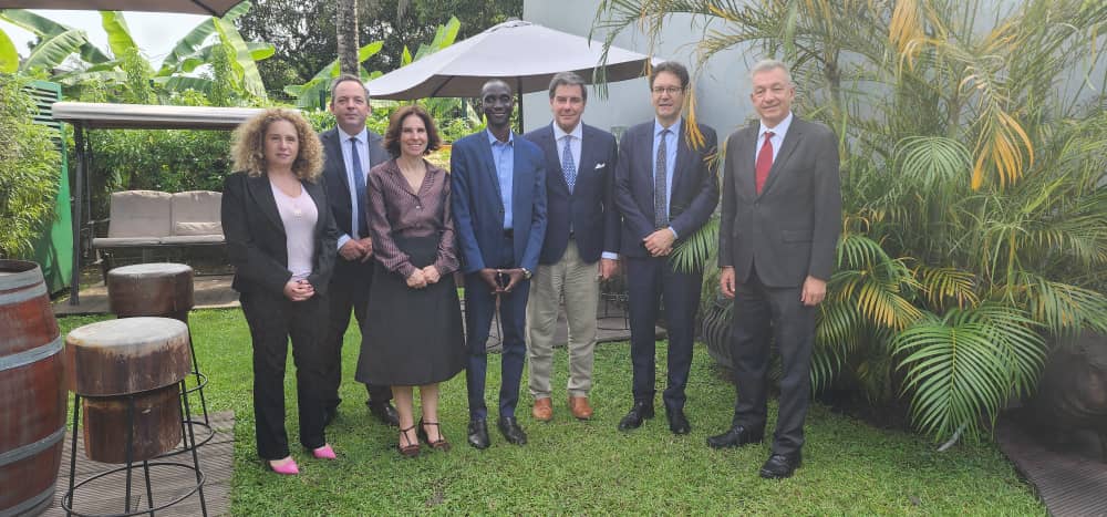 UEauGabon's tweet photo. 🇪🇺🇬🇦Très bon échange avec Leonel ELLA ENGONGA, président de SOS Prisonniers Gabon sur les droits des prisonniers, les droits humains et l'actualité.
@AmbUEauGabon @FabriceMauries
@AllemagneauGAB @EmbEspGabon @Franceaugabon @ItalyinGA
#UEauGabon #teameurope https://t.co/tsKfTlsRz4