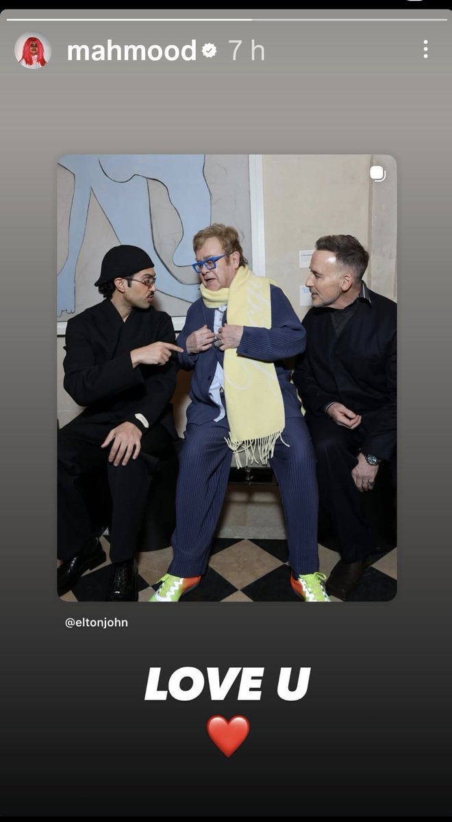 Sì Mahmood, sei nel post di sir Elton John! 
#mahmood #eltonjohn #jacquemus #pfw2026 #parigi
