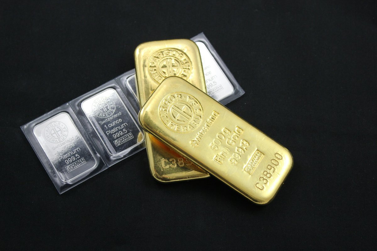 Goud steeg maandag tot maar liefst $5.111.2 per troy ounce, waarmee de rally van vorige week werd voortgezet Die rally was de grootste wekelijkse winst voor het metaal sinds de wereldwijde financiële crisis van 2008 als veilig beleggingsmiddel te midden van toenemende  spanningen