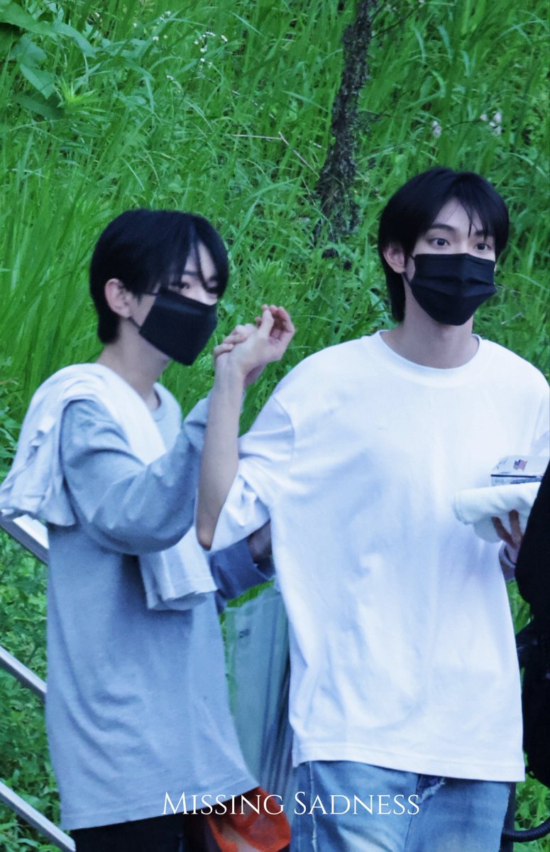 libuuko's tweet image. 타츠키가 같이 파생열차 타야하는 이유

1. 립우와 토끼즈 아가토끼 어른토끼
2. 자컨에서 장한음과 밥먹기 식사배틀
3. 확실한 09 막내멤이 생김
4. 관계성O 이미 한음팬미팅 ㅎㄴㄹㅈ 모두와 함께 다녀옴
5. 타츠키 장한음 케미(파이널 &amp;gt; 팬미게스트로 초대할 정도로 친함)