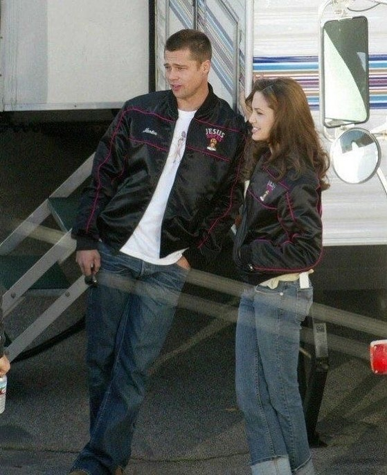Brad Pitt and Angelina Jolie on the set of Mr. &amp; Mrs. Smith, 2005