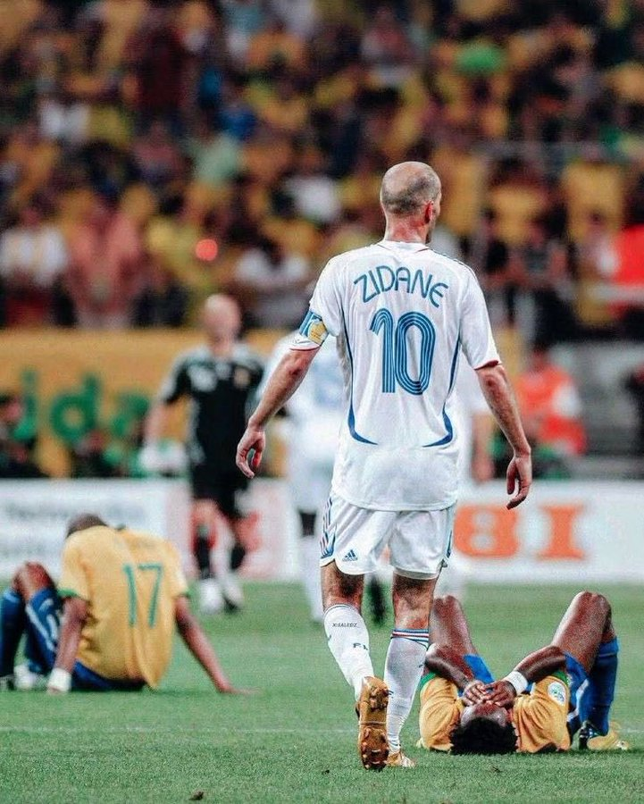 90sPlayers's tweet photo. Zizou 🇫🇷 https://t.co/eUIV67fYUo