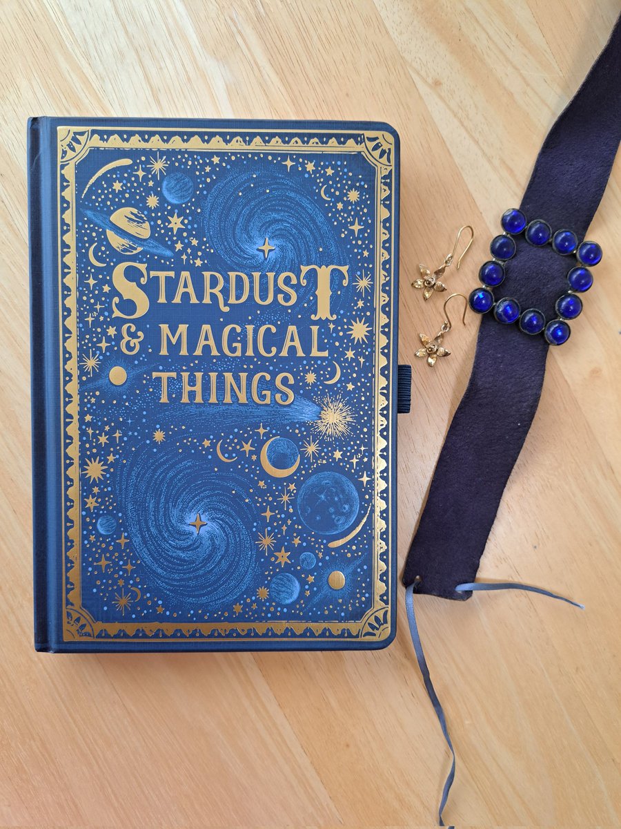AuthorTracyRees's tweet image. I'm enchanted with these stunning notebooks I've recently been given by lovely friends. They're so beautiful that I think they call for matching jewellery. And just imagine the stories that will fill them!! #notebooks #writing #beautiful #stories #MondayMorning #mondaymotivation