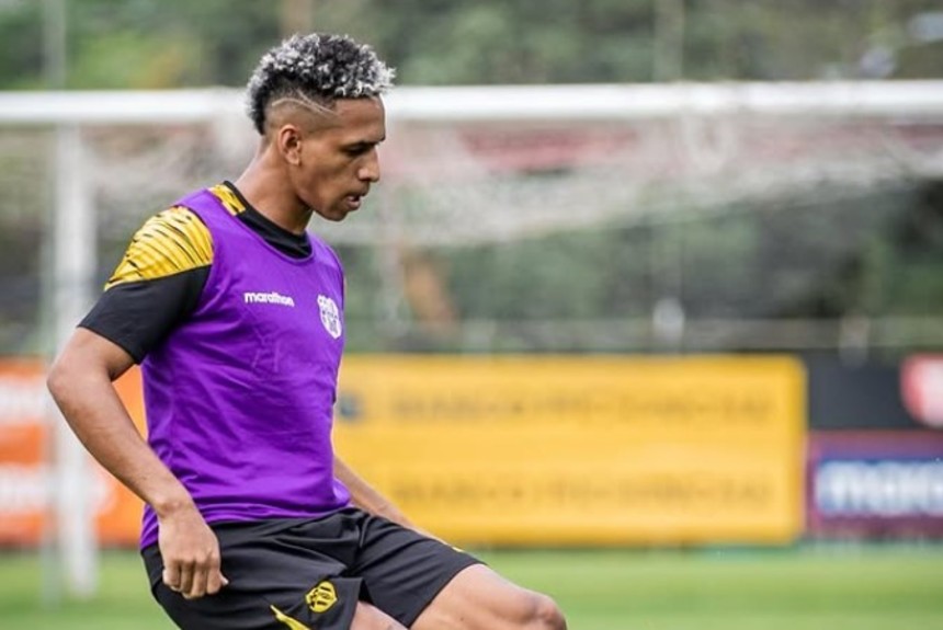 Rabanal quiere llevarse al volante ecuatoriano Jandry Gómez (19) podría salir de BSC y llegar a Universitario