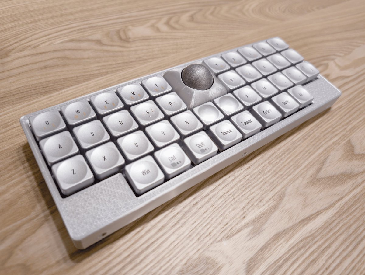 r9QdmzkVIZT69VP's tweet image. 【⌨️プレゼントのお知らせ】
meteorite40の販売開始から1年を記念して、Low profileを各色1名様 にプレゼントします！！

💡​ 応募方法
1️⃣ アカウントをフォロー
2️⃣ 投稿をリポスト

💡締切
2/1（日） 24:00まで
​※当選者には後日DMにてご連絡いたします。

いつも応援ありがとうございます😌