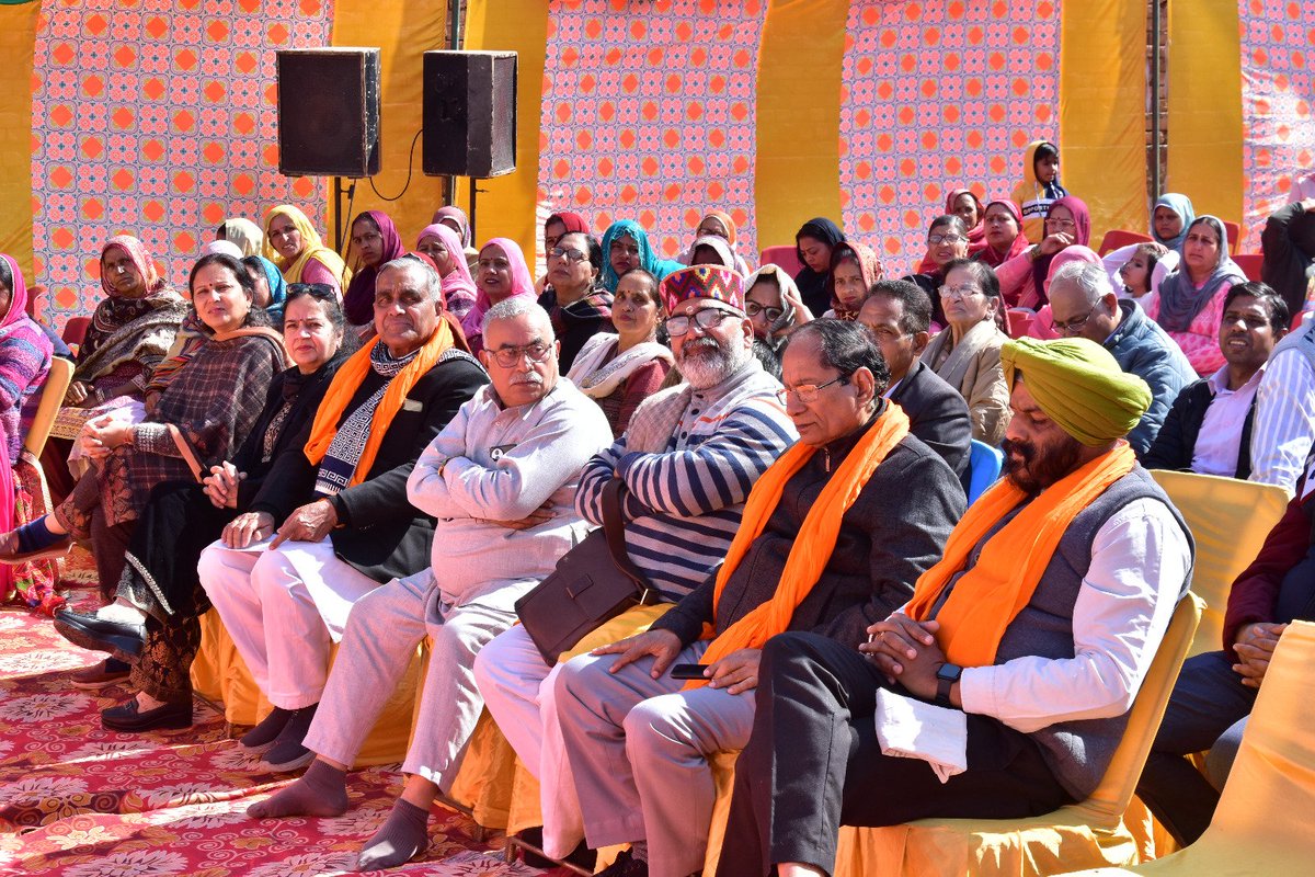 JasujaMamta's tweet photo. अबोहर  का पहला विराट धर्म सम्मेलन हुआ सम्पन्न,नगर में ऐसे 20 और दिव्य भव्य सम्मेलन सज्जन शक्ति द्वारा होंगे आयोजित🚩25/1/2026, रविवार।
समाज जागरण की दिशा को नई ऊर्जा एवं चेतना प्रदान करने हेतु समस्त सज्जन समाज ने कार्यक्रम करवाया।
@RSSorg 
@धर्म सम्मेलन https://t.co/ERoLiupgkF