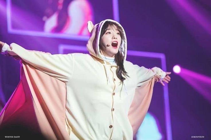 seranghae0828's tweet image. 아이 귀여워🫳🫳🫳
앙콘에서 잠옷입고 무대하는 모습  보고싶어요.