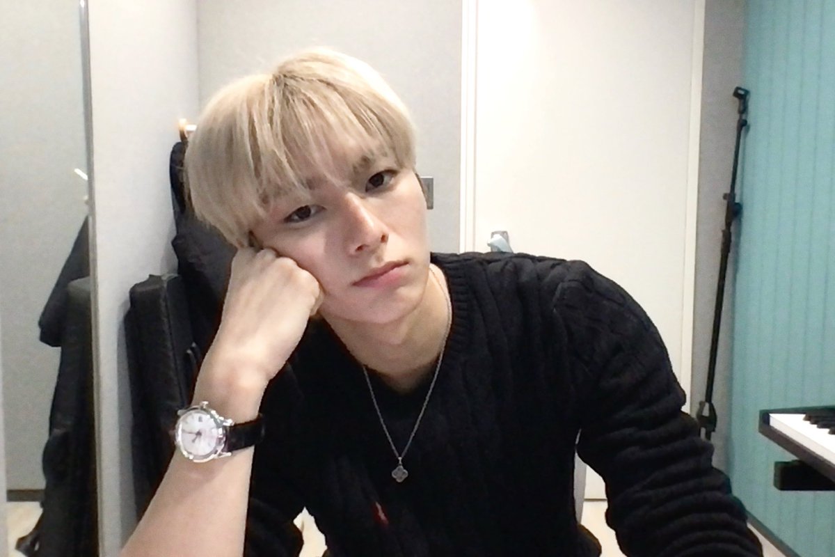 아니진짜죄송한데오늘얼굴이진짜너무제취향이세요