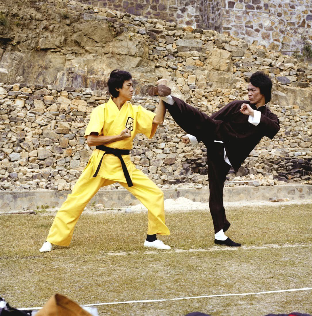 brucelee's tweet photo. On Han's Island. https://t.co/WGcFUxV0vJ