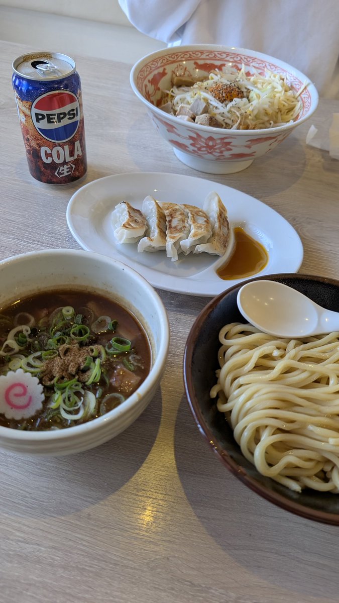 久しぶりに昼は景勝軒で上州もりそばと湊生のませそば。
毎回行く度に餃子無料だからありがたい。毎日スクラッチのおかげ