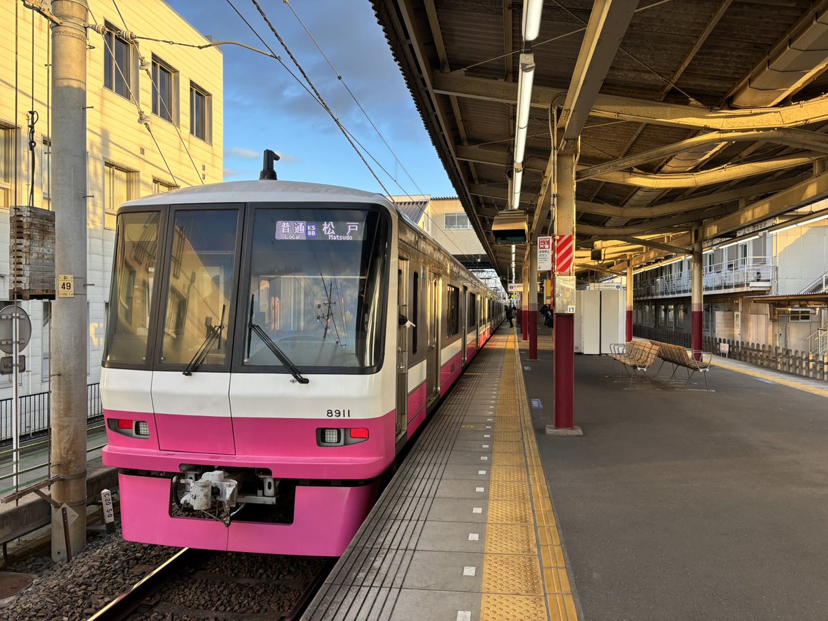 shin_kei_sei's tweet photo. 【新京成の京成合併から約10ヶ月】

お久しぶりです！J.Gです！
ついに80000形の全編成からジェントルピンク塗装が消えましたね…

私の知る限り、残るジェントルピンクは

8802、03、06、10(入場中)、11、14、15、16f

8918、28f

N858f

だけになっており、残りもすぐに京成塗装に変わりそうです… https://t.co/J2PJjKoYCg