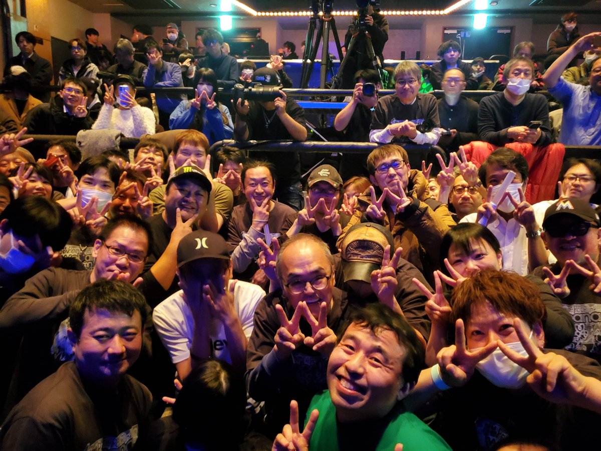 ウイバナ青春生活ツアー2
東京ファイナル、お疲れ様でした！  

始まるまでは情緒不安定だったけど、いざ開幕したら楽しいしかなかった！バンドセット最高すぎた！！

【ウイバナ セトリ】
初花
Re;Re;resistance
サクラノオト
ロックンロールスニーカー
もしも、この世界に
青春のすべて