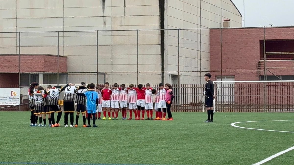 Como no podía ser de otra manera, nuestros equipos respetaron el minuto de silencio en homenaje de las victimas del accidente ferroviario de Adamuz.
Información ofrecida por Colchonerías Damasco &amp; BD descanso, Tu Fisio en Córdoba y Clínica Dental Poniente