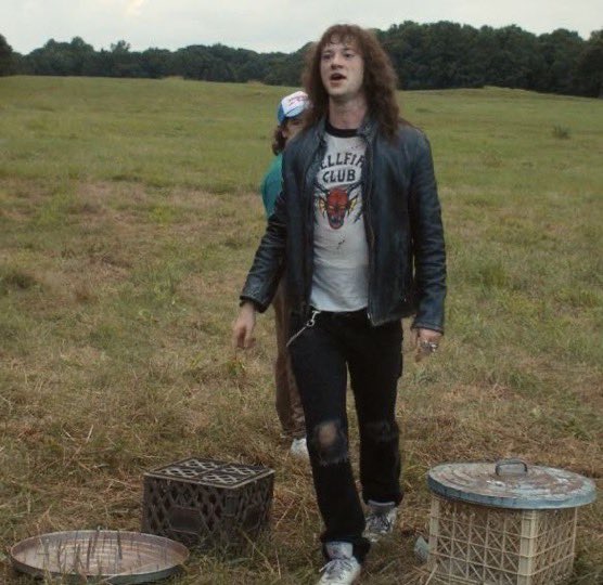 sometimes i forgot gay eddie still isn’t canon and i am just “wtf how?!?” this is literally one of the most canonish thing ever i mean look at him