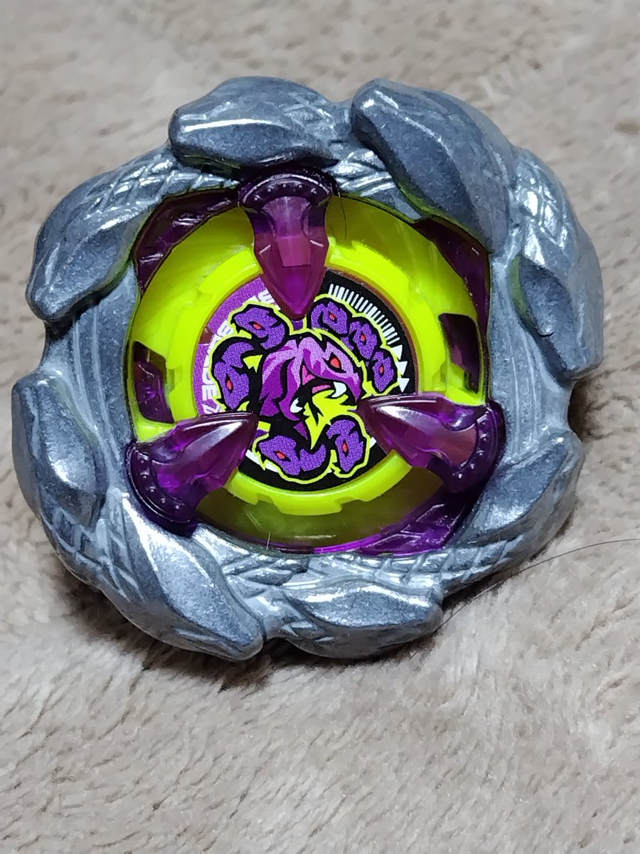 K*u様 紫色の岩デザイン ベイブレード　オロチクラスタ　6-60LF コロコロ New Bey] The Orochi Cluster 6-60LF, which can handle all types and