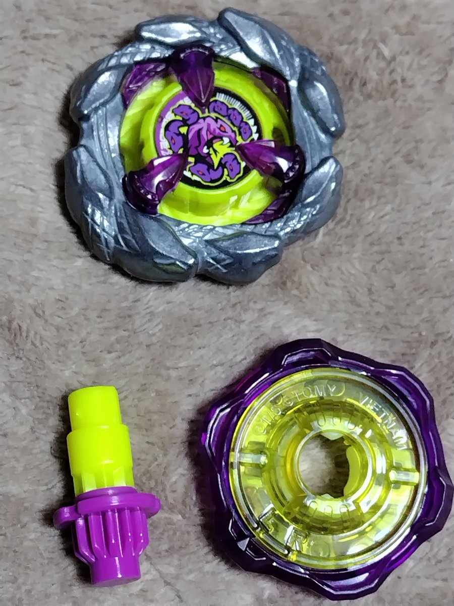 コロコロコミックの応募者全員サービスのベイブレードXオロチクラスタ6