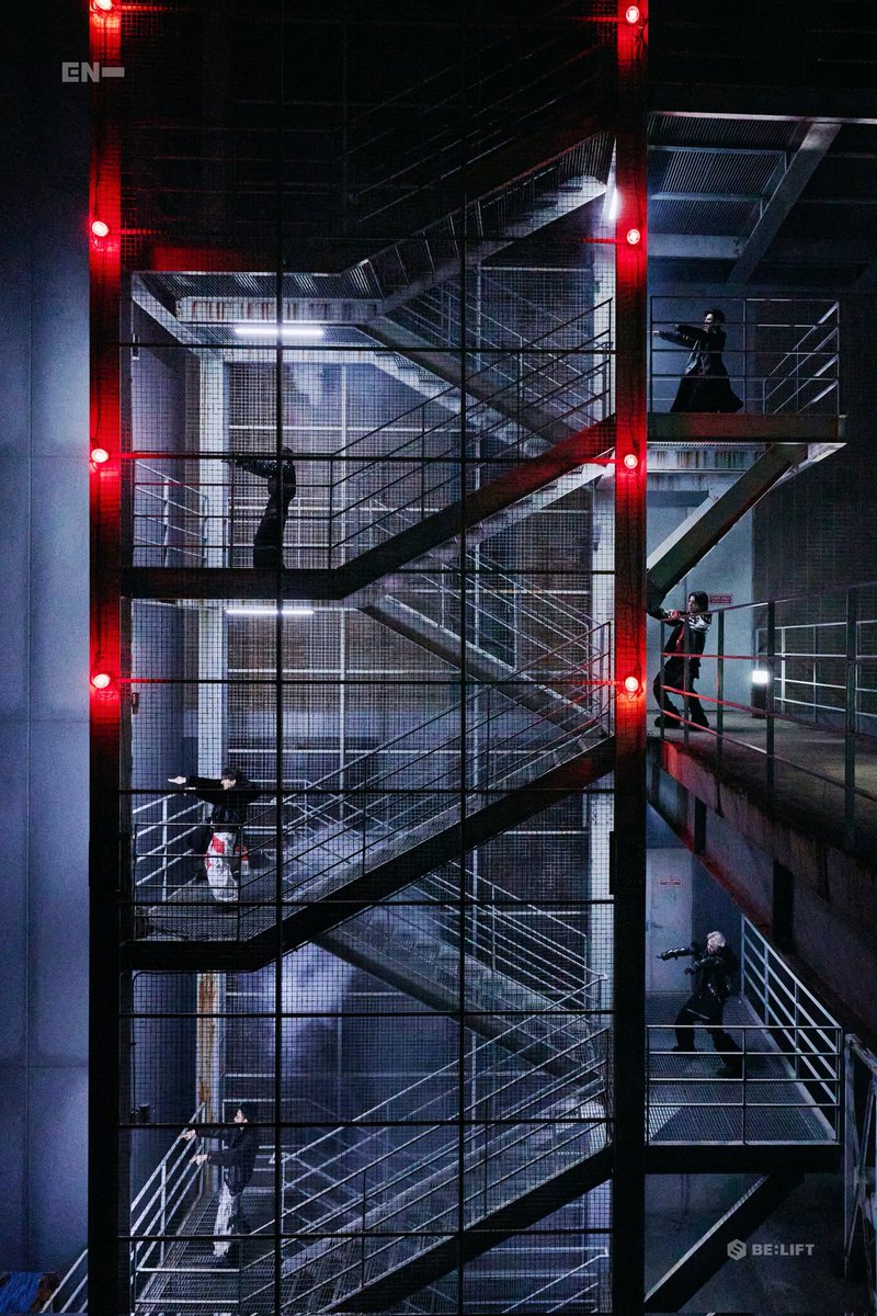 ftalsunoo's tweet image. THESE PICS ARE THE COOLEST THING EVER