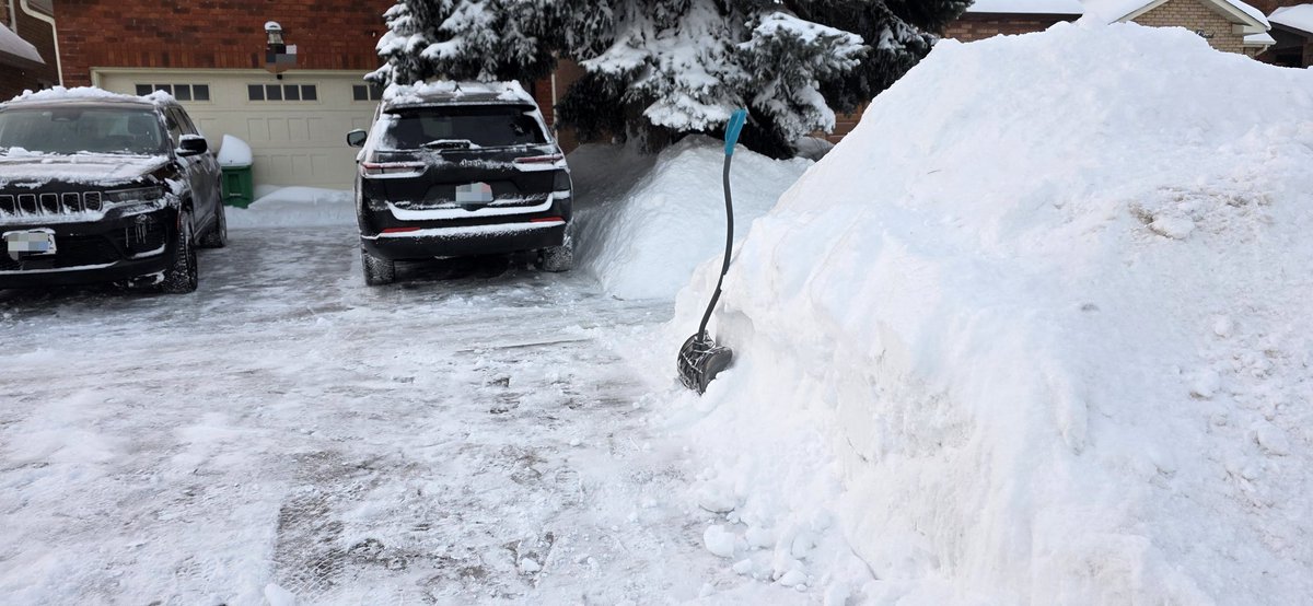 BenDaPonte's tweet photo. @breakfasttv #snowmageddon2026 Mississauga...2hrs later 🥶 https://t.co/t3jm12ndVp
