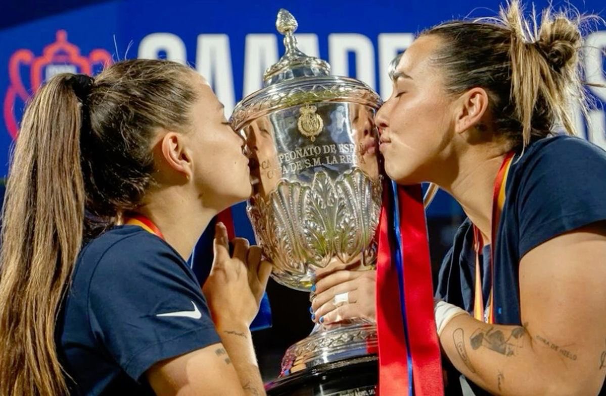 Cata e Pina quando o assunto é beijinho