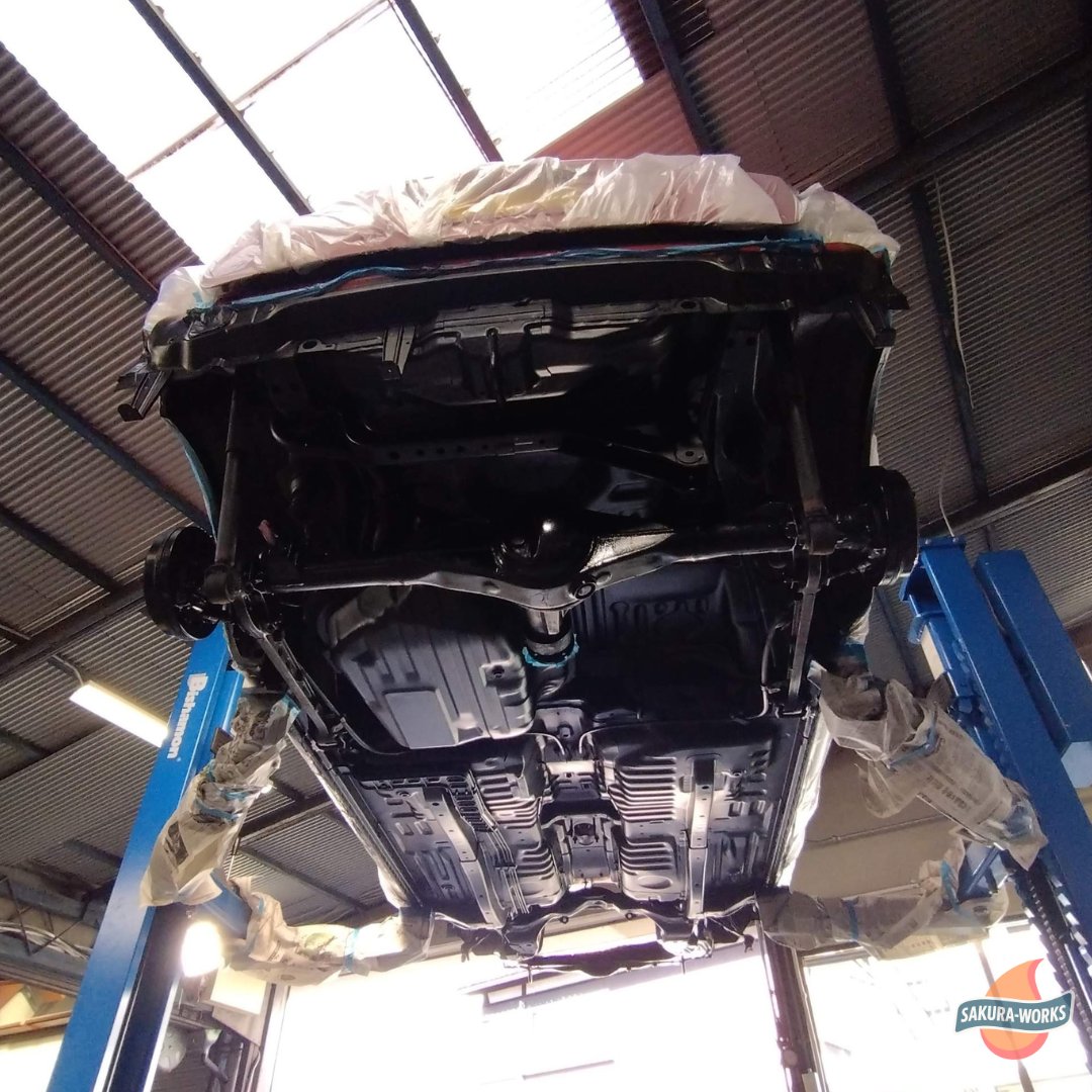 SWorks0303's tweet image. L700ミラジーノの下回りサビ止め塗装。車検お見積り等に計上すると「サビがひどい？」と聞かれることがありますが、この作業はサビる前に実施するのです。
#gino #mira #daihatsu #l700 #ジーノ #ダイハツ #ミラジーノ #サビ止め