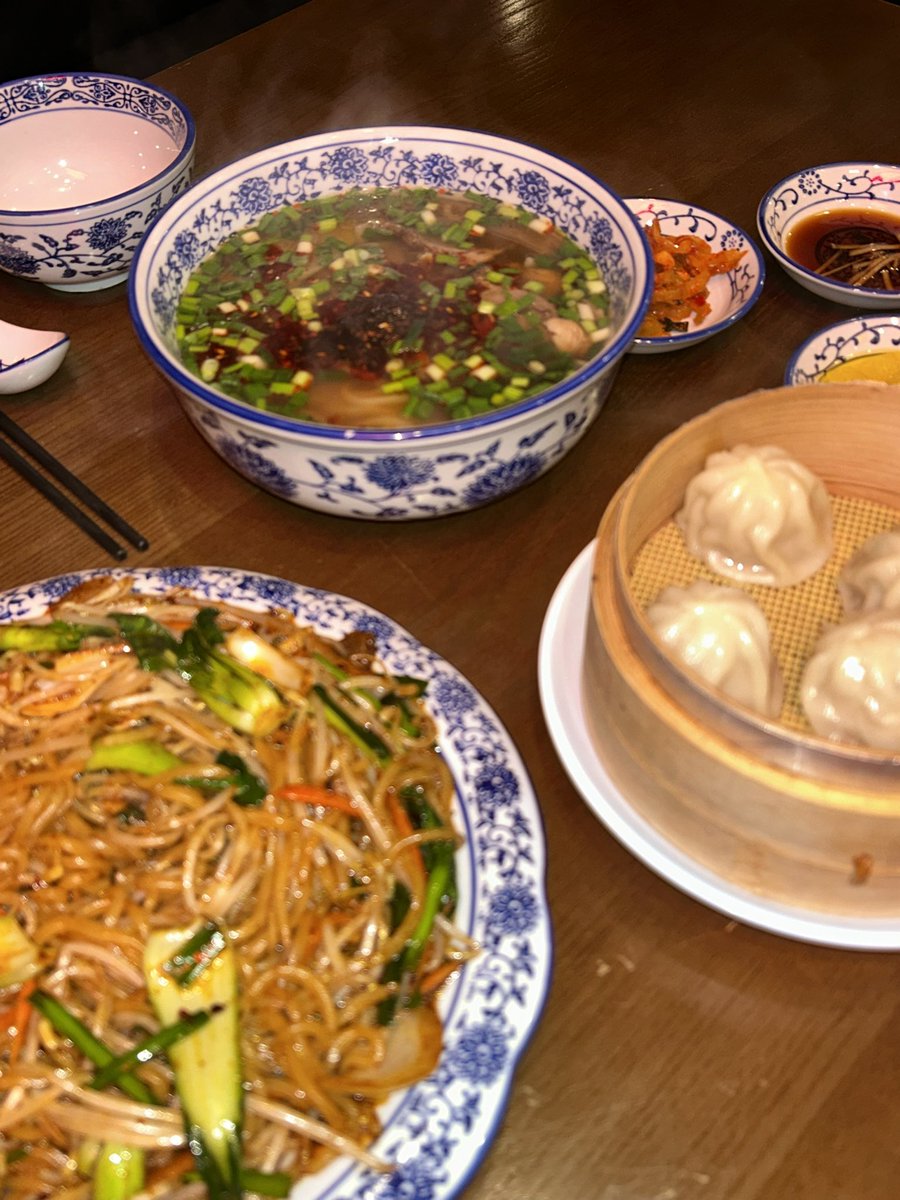 #쿠마밥
넌아름다워
빨갛디빨간니면
느끼해서 참전 10분만에 패배함