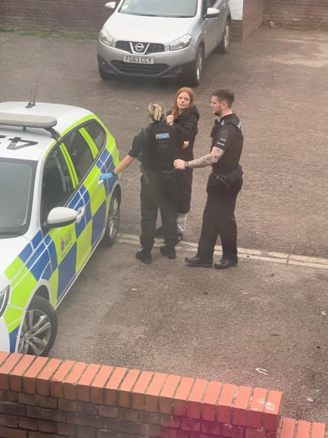 BasilTheGreat's tweet image. 🚨BRITISH MOTHER ARRESTED FOR SOCIAL MEDIA POST

Anyone who protests
Anyone who complains
Anyone who speaks out is now a target

The post she made is on the right

Disgusting this is is happening in a supposedly free country

We live in a Police State