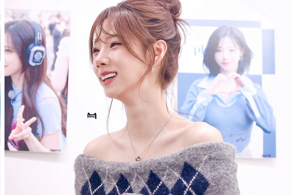 260110
내가 진짜 사랑한다고 얘기했던가?
(Thanks for <a href="/il1axu/">아이</a> 222)

#우주소녀 #여름
#WJSN #YEOREUM