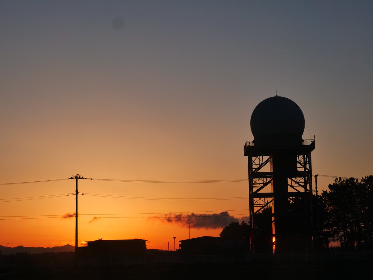 パキーっと…寒い朝。
車の外部温度を見ると…－5度、、
この地域では 中々の寒さです、、(^^;
#Lumix GX8 / Lumix G X VARIO 1:3.5-5.6 14-42
