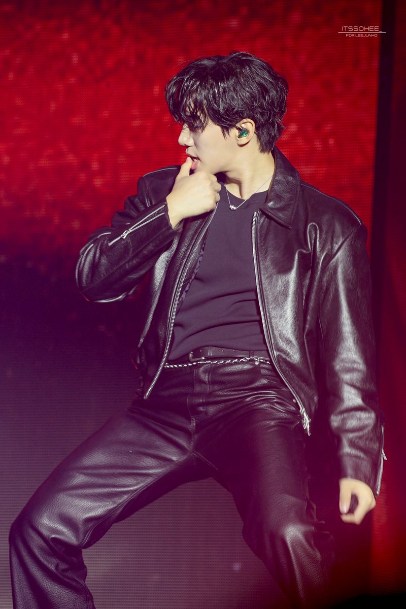 20260125
LEEJUNHO FANMEETING 
✨ STUNNINGUS ✨ 
-
이러시는 이유가 있을 거 아니예요.. 
-
#이준호 #LEEJUNHO #JUNHO 
#STUNNINGUS #2026_LEEJUNHO_FANMEETING 
#STUNNING_LEEJUNHO_DAY