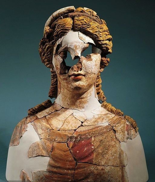 HeritageMatterz's tweet image. Remnants of a bust with the original paint still visible, dating back to 4th century BC.

Museum Archeologico in Siracusa, Sicily.