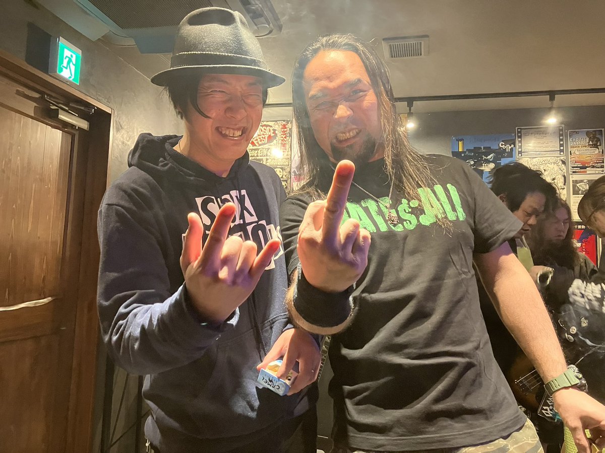 GO_THE CUFFLINKS tweet media