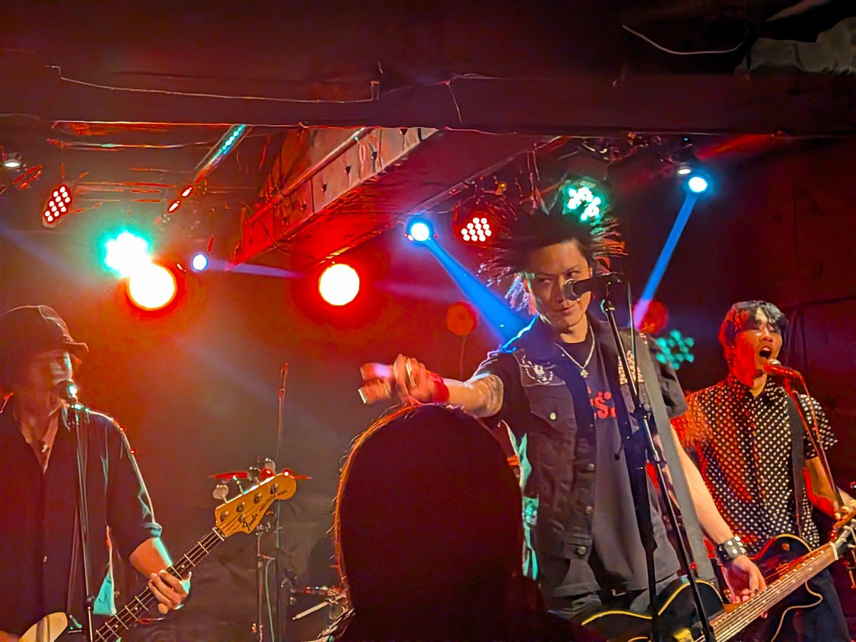 GO_THE CUFFLINKS tweet media