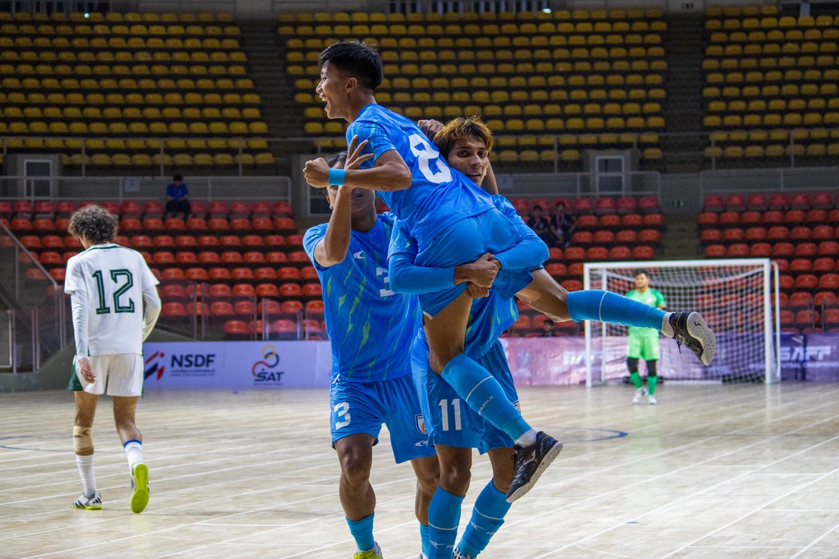 IndianFootball's tweet image. A superb second-half showing against Pakistan propelled India to a runners-up finish in men’s #FutsalSAFF2026 🥈

🇮🇳 4-1 🇵🇰 match report 👉 bit.ly/3YZljG0

#INDPAK #FutsalTigers