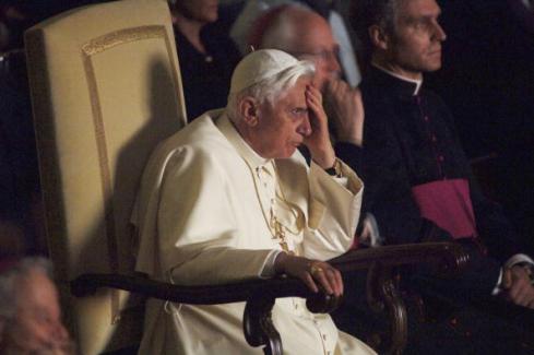 I can't help but laugh with #popebenedictxvi's reactions 😂 He's so adorable