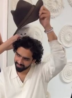 Vivian_AmaalFan's tweet image. Two cutiepies together 😍

#AmaalMallik #AmaalMallik𓃵 
#Amaalians𓃵