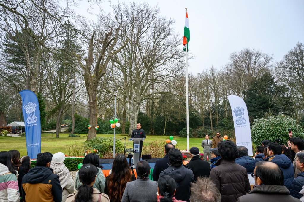 IndinNederlands's tweet photo. 🇮🇳 An emotional and patriotic moment for all Indians abroad! 

On 77th #RepublicDay of India, Amb @ktuhinv unfurled the national flag and read the excerpts of Hon’ble President’s message.  

Ambassador also spoke about the contributions each one of us can make towards #ViksitBharat @2047!
#RepublicDayIndia #RepublicDayCelebration @MEAIndia @IndianDiplomacy
