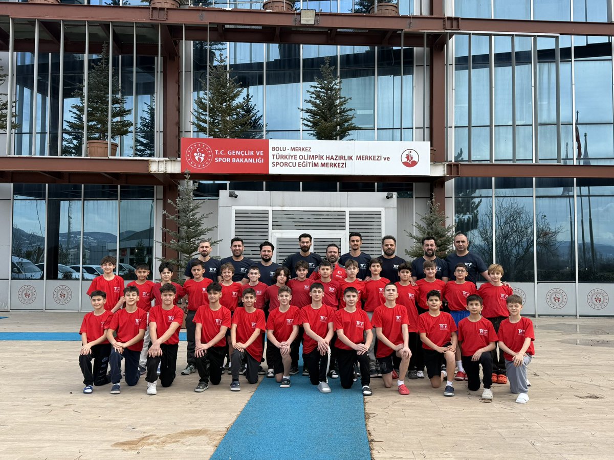 TCF Artistik Cimnastik Yıldız Erkekler Hazırlık Kampını, 25-31 Ocak 2026 tarihlerinde kamplarını yapmak üzere ilimizde ağırlıyoruz.
Sporcularımıza ve antrenörlerimize başarılı ve verimli bir kamp dönemi dileriz.

<a href="/OA_BAK/">Dr. Osman Aşkın Bak</a> 
<a href="/hamzayerlikaya/">Hamza Yerlikaya 🇹🇷</a> 
<a href="/sosanoglu/">Ali Sosanoglu</a> 
<a href="/GSB_Bolu/">Bolu Gençlik ve Spor İl Müdürlüğü</a> 
<a href="/Emrullah__Guler/">Emrullah Güler 🇹🇷</a>