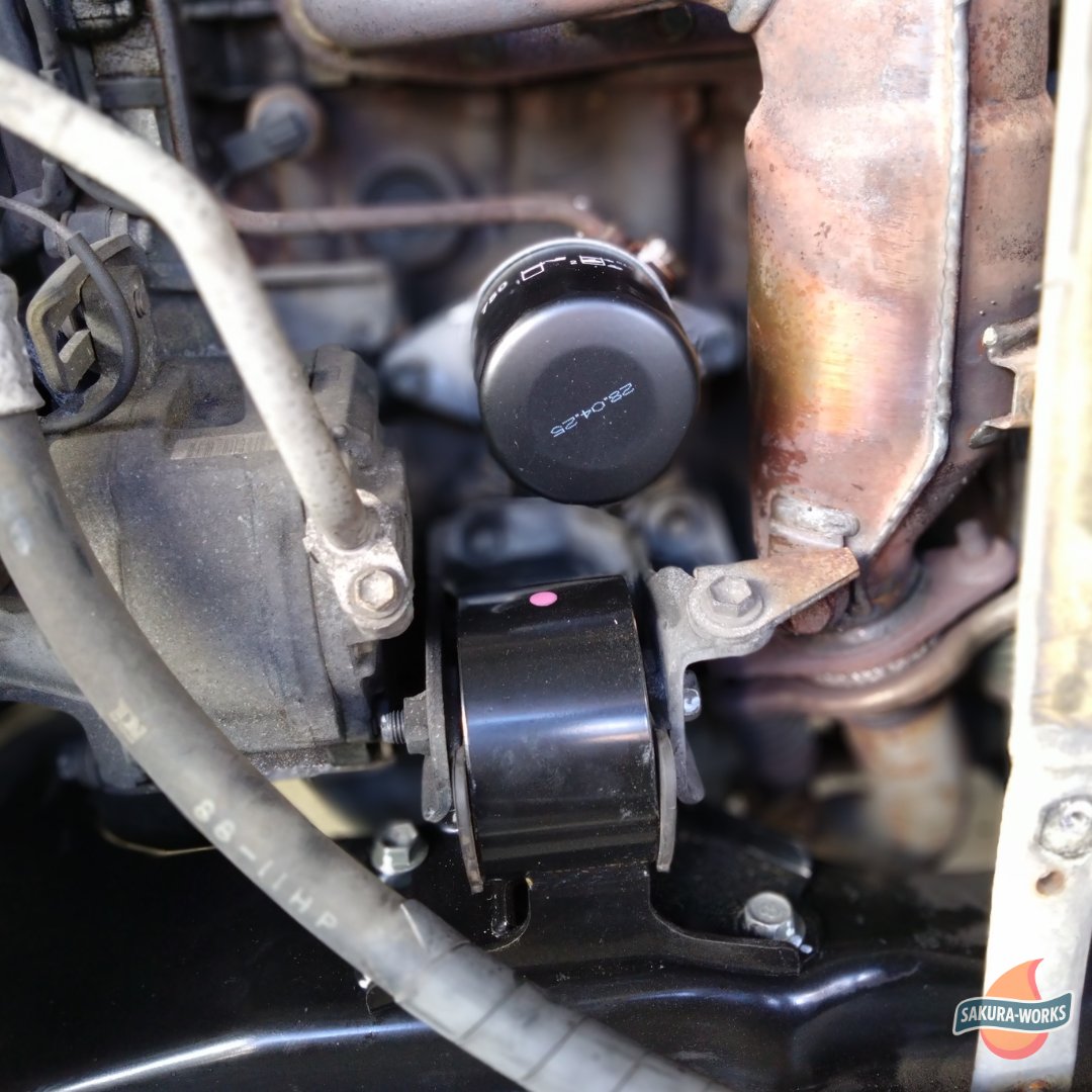 SWorks0303's tweet image. L700ミラジーノのエンジンオイル漏れ修理。プラグホールとオイルフィルターブラケットからのオイル漏れ修理。異音が出ていたVVTも取替え中。オイル管理が悪い時期があったようです。
#gino #mira #daihatsu #l700 #ジーノ #ダイハツ #ミラジーノ #オイル漏れ